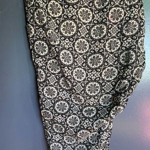 Capri pattern pants